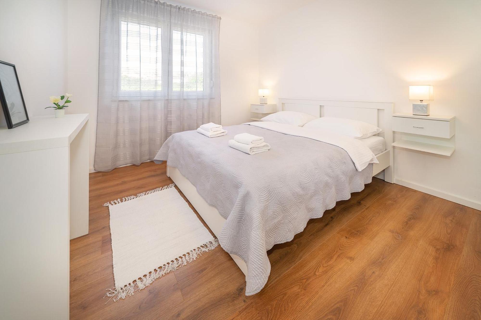 Poolside Apartments Anabella Baska  Ngoại thất bức ảnh